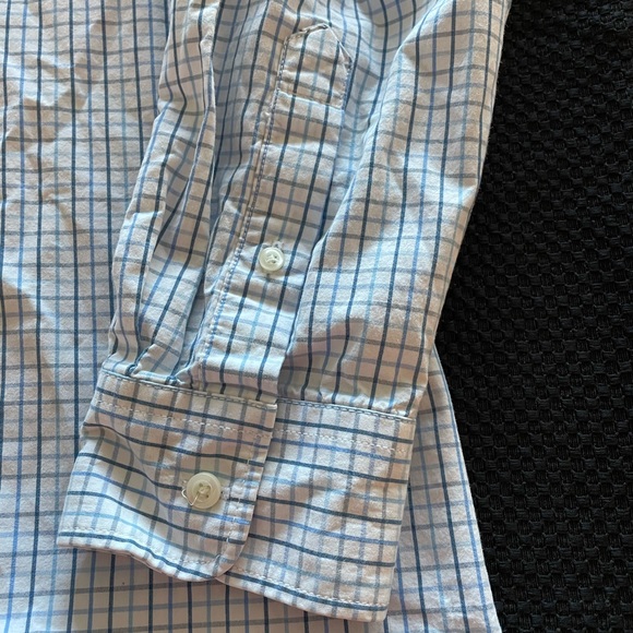 Old Navy Casual Button down shirt; size XL. Great condition. - Picture 5 of 5
